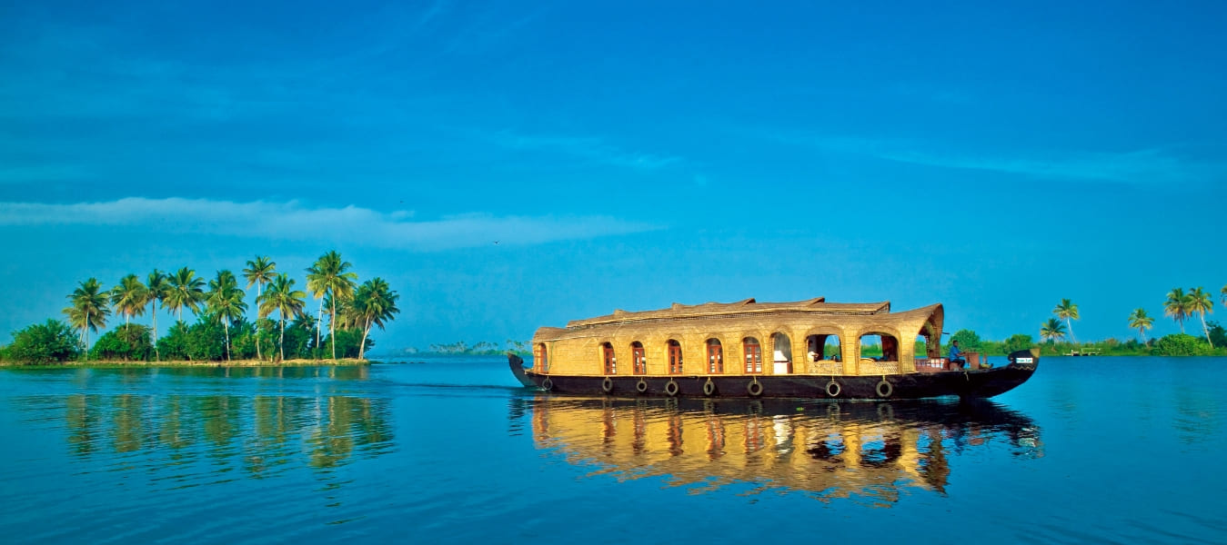 Deluxe Kerala Tour Package Fit